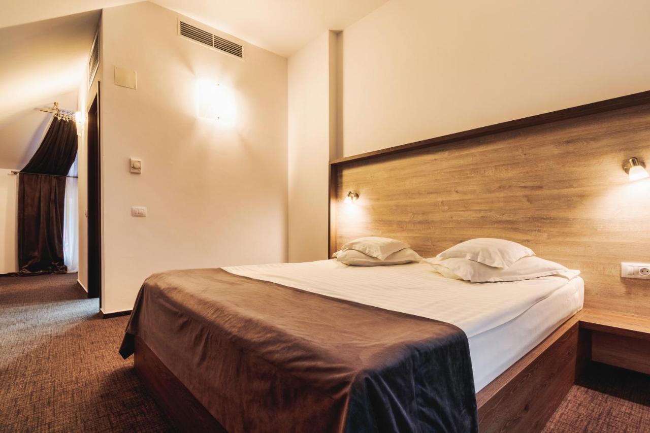Hotel Domnitei Călimăneşti Exterior foto